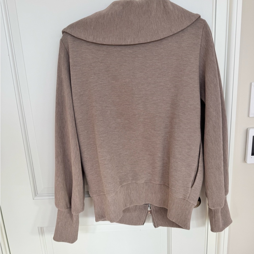 Varley sweatshirt - Picture 2 of 4
